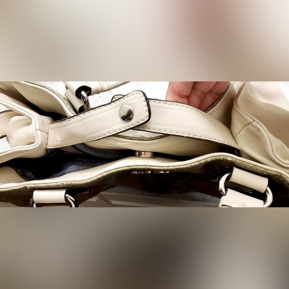 NW Simply Vera Wang Beige/Gray Faux Leather Snake Skin Tote Purse/Shoulder Bag - Picture 2 of 8